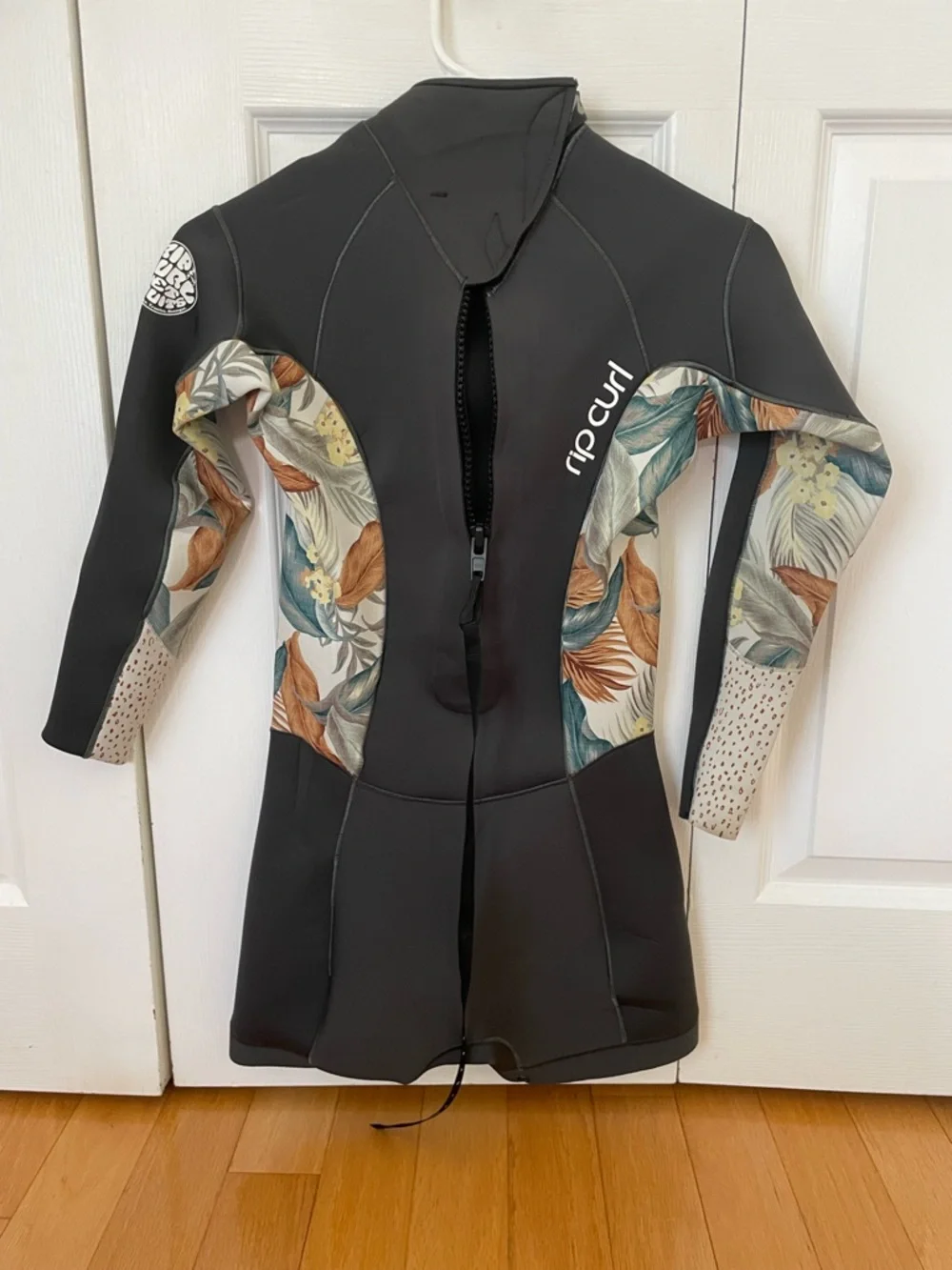 Rip Curl Black Shorty Wetsuit with Subtle Print Trim
